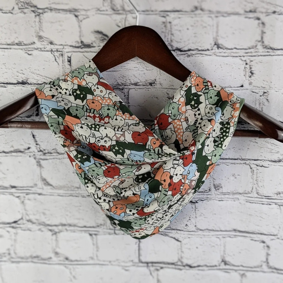 Whimsical cats scarf, neckerchief, light green polyester, unisex - Picture 4 of 11